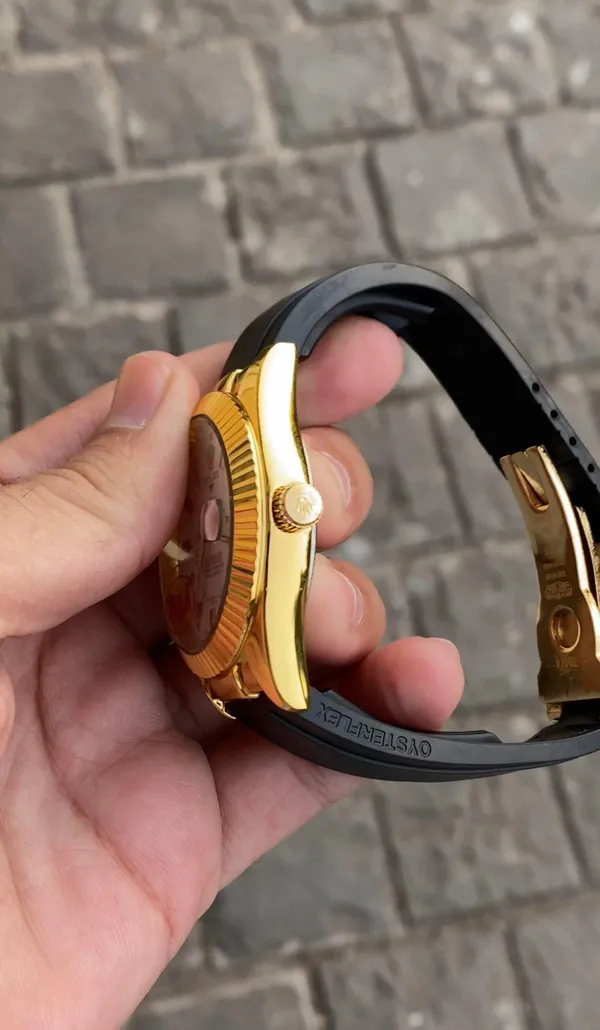 Gold_White_New_Precious_sky_Watch_For_Men