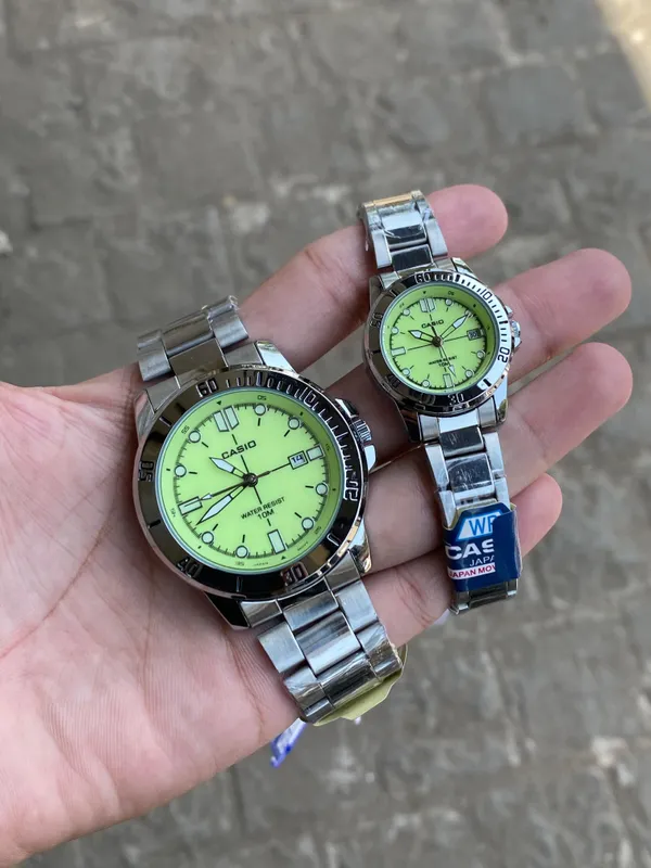Silver_green_premium_Stainless_Steel_Watch_For_All_Men_&_Women_Couple