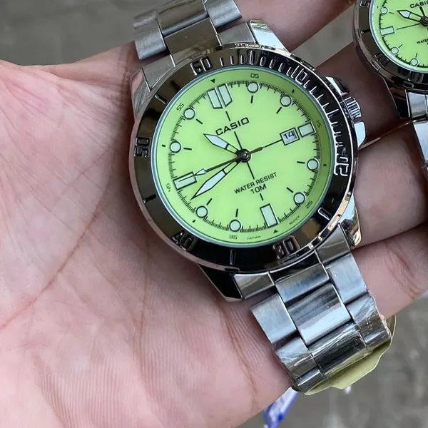 Silver_green_premium_Stainless_Steel_Watch_For_All_Men_&_Women_Couple