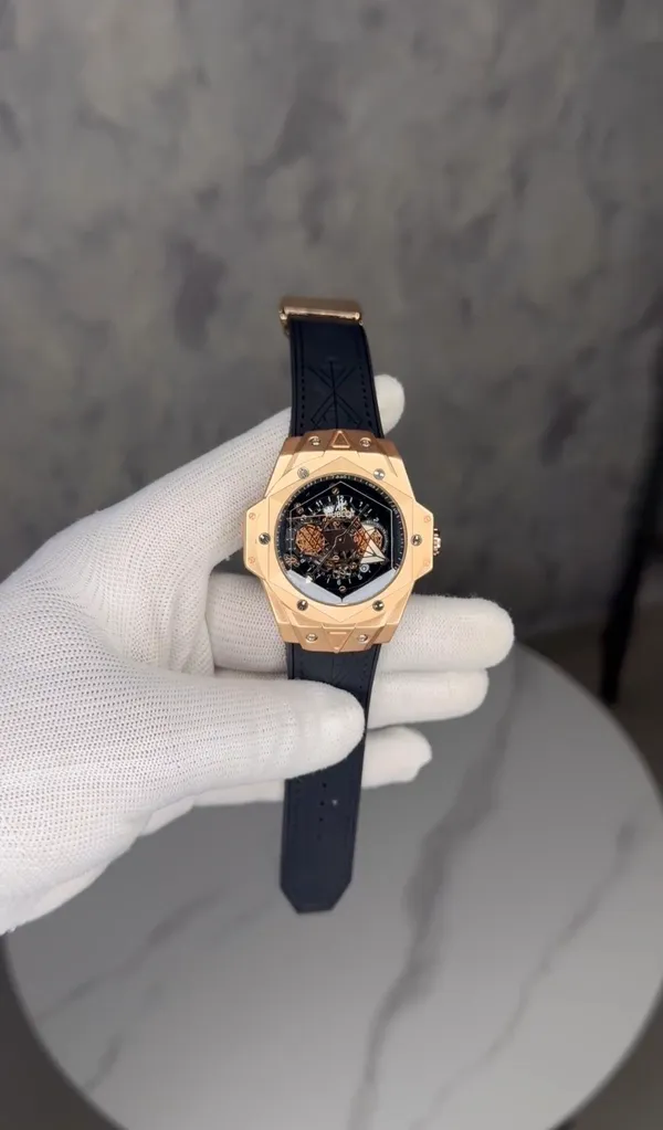 Rose_Gold_Black_Spyder_Leather_Hub_l00T_Watch_For_Men