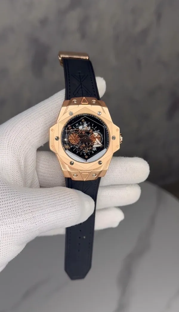 Rose_Gold_Black_Spyder_Leather_Hub_l00T_Watch_For_Men