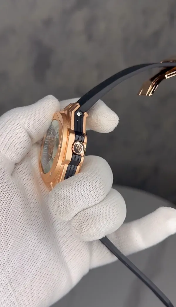 Rose_Gold_Black_Spyder_Leather_Hub_l00T_Watch_For_Men