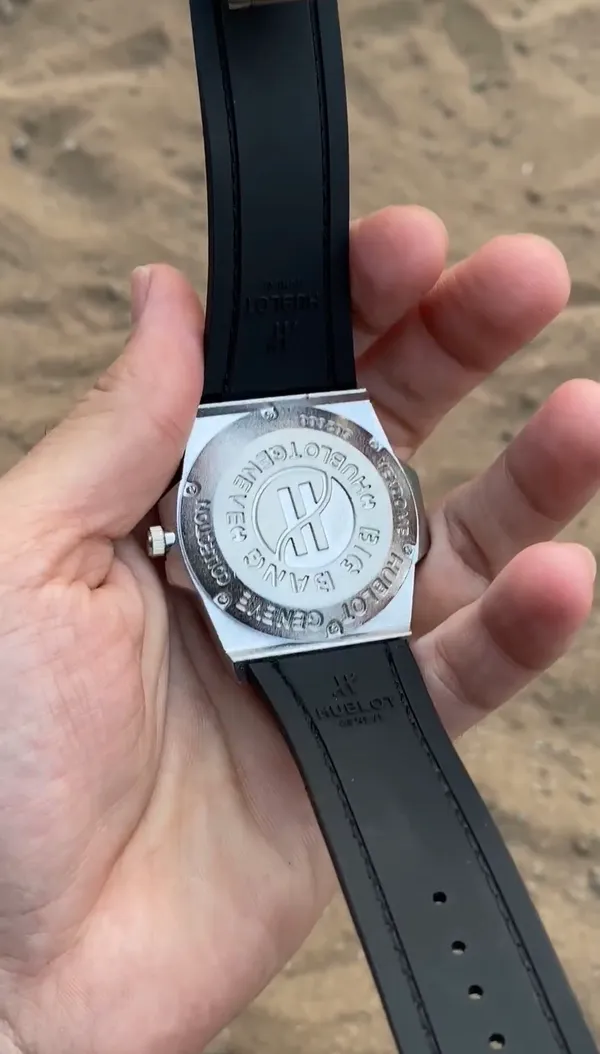 Black_Silver_Spyder_Leather_Hub_l0t_Watch_For_Men
