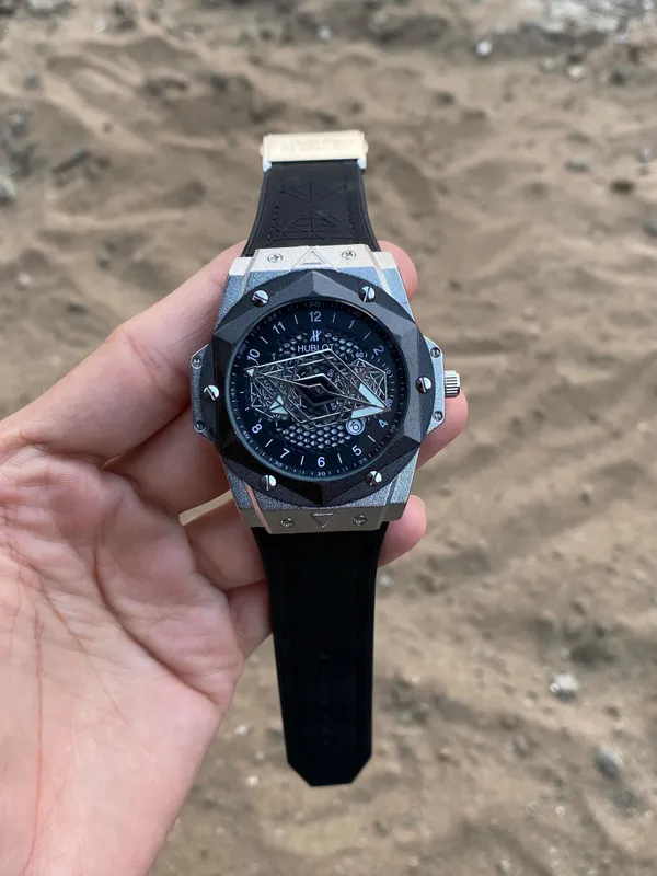 Silver_Black_Spyder_Leather_Hub_l0_Watch_For_Men
