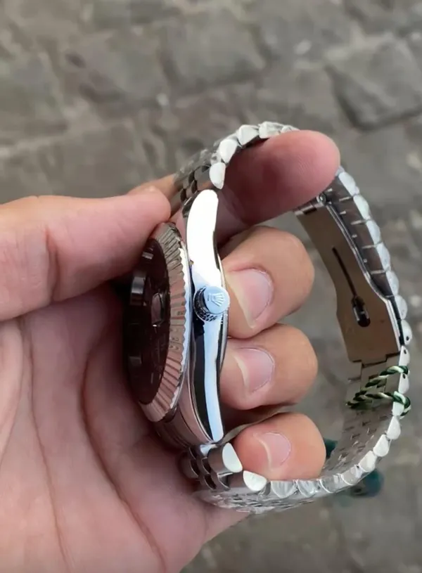 Silver_Green_Sky_Dweller_Date_Dial_Watch_For_Men