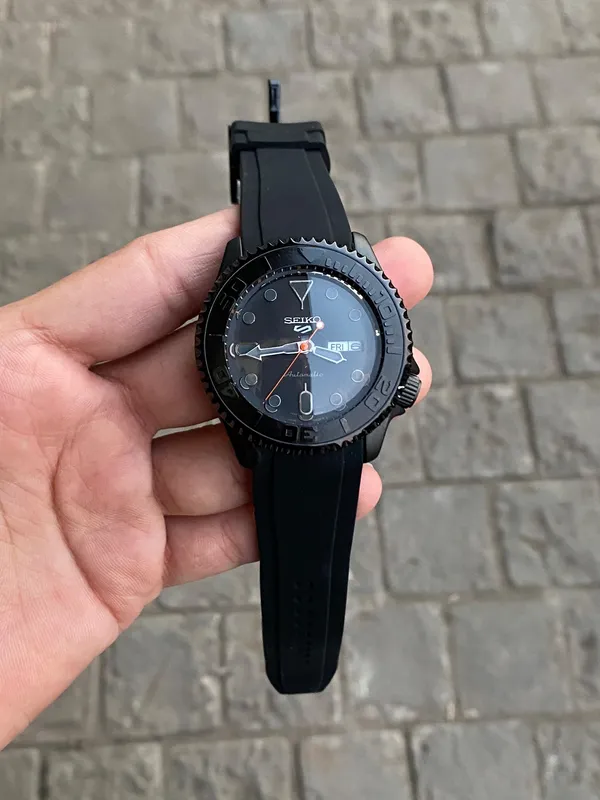 Full_Black_Silicon_Premium_Watch_For_Men