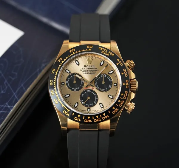 Classic_Gold_Chronograph_Stainless_Steel_Silicone_Belt_Premium_Watch_For_Men
