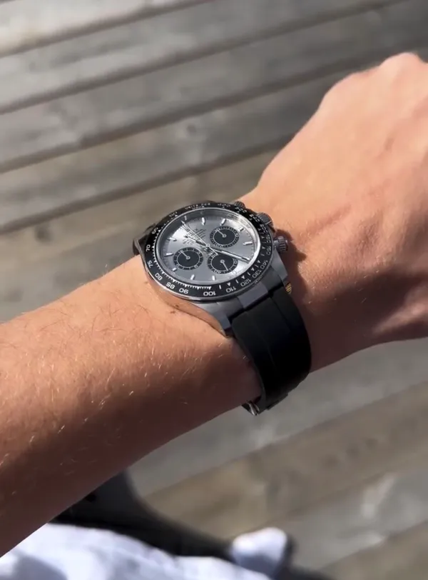 Black_Dial_Grey_Case_Silicon_Strap_Stylish_Watch_For_Men