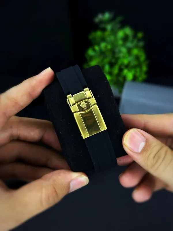 Gold_Tiger_New_Tranding_Diamond_Edition_Watch_For_Men