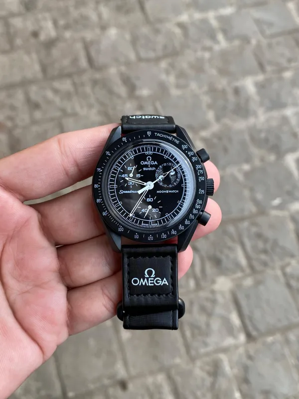 Black_speedmaster_chronograph_watch_for_men