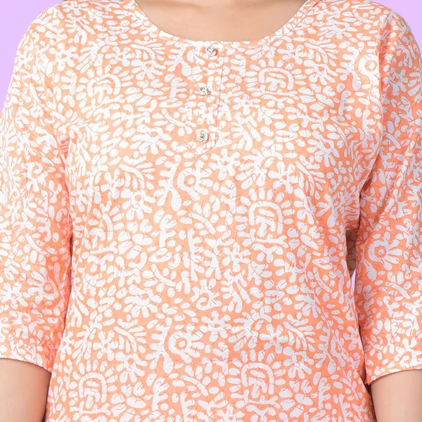 Peach_And_White_Cotton_Premium_Kurti_With_Pant_Set_For_Women