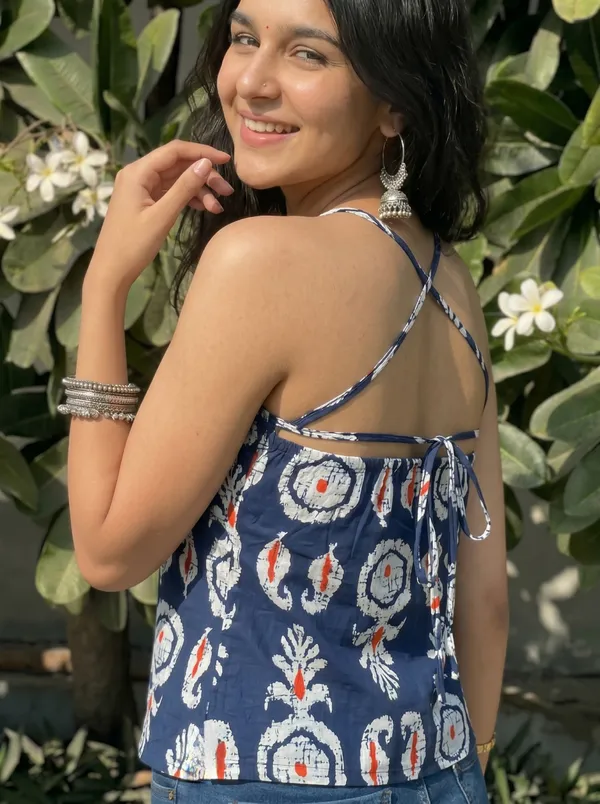 Blue_Pure_Cotton_Sleeveless_Scoop_Neck_Kurti_For_Women