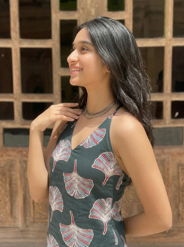 Green_Pure_Cotton_Halter_Neck_Sleeveless_Kurti_For_Women