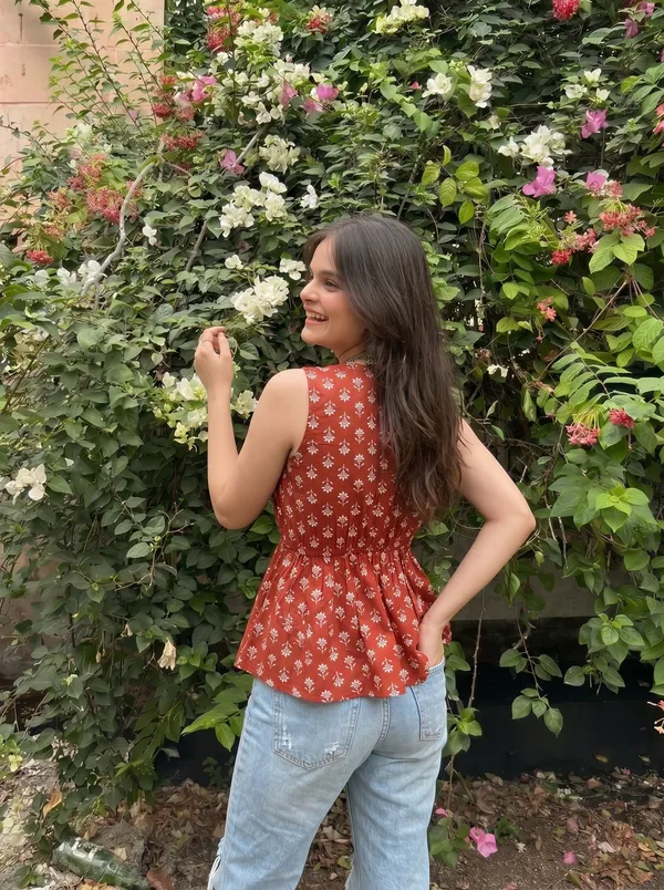Brown_Pure_Cotton_Sleeveless_V_Neck_Kurti_For_Women