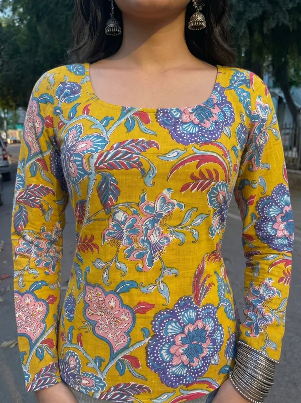 Mustard_Pure_Cotton_Straight_Fit_Kurti_For_Women