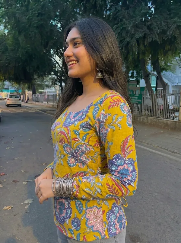 Mustard_Pure_Cotton_Straight_Fit_Kurti_For_Women