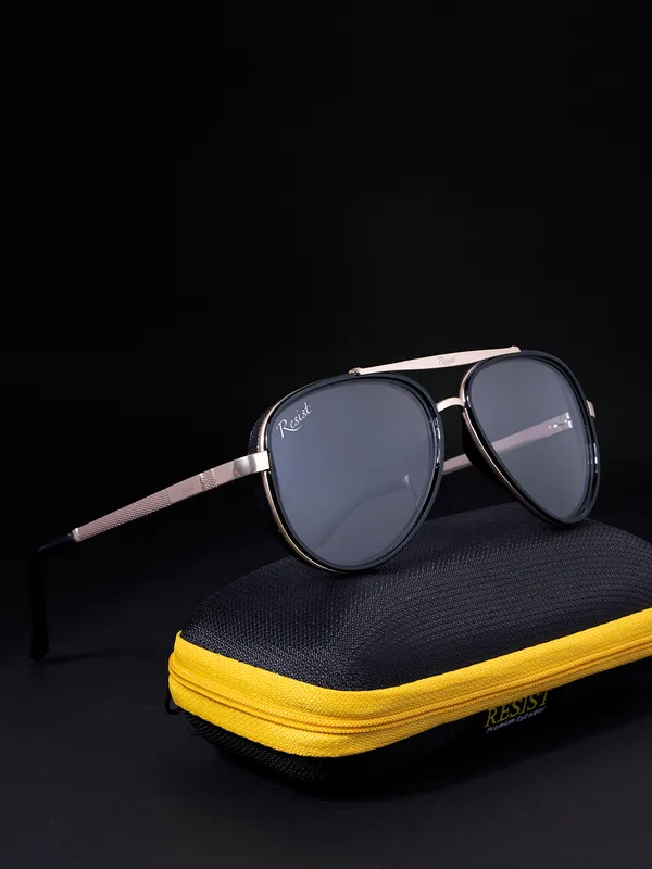 Photochromic_and_UV_Protected_Gold_Wayfarer_Sunglasses_For_Men_&_Women