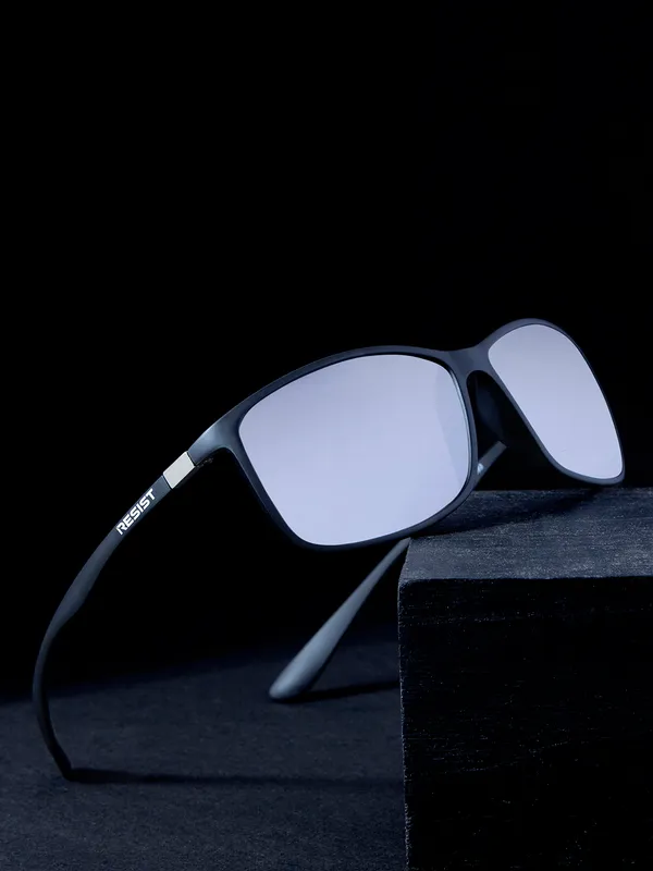 Polarized_and_UV_Protected_Black_Silver_Sports_Sunglasses_for_Men_and_Women