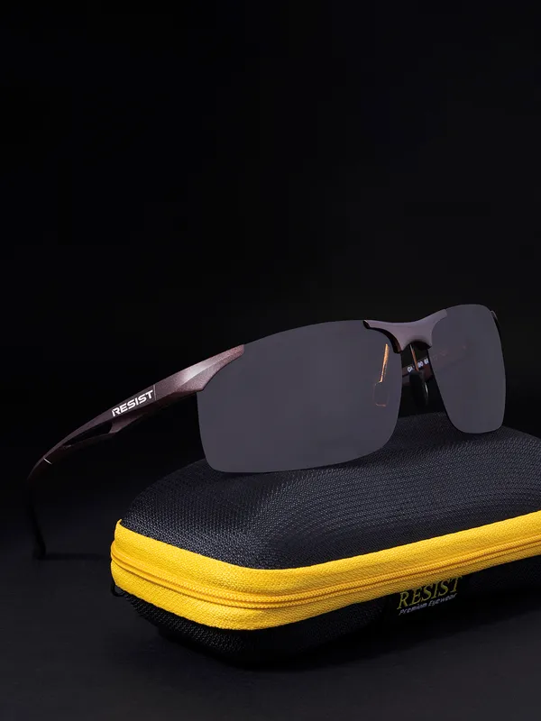 Polarized_and_UV_Protected_Yellow_Grey_Sports_Sunglasses_for_Men?and?Women