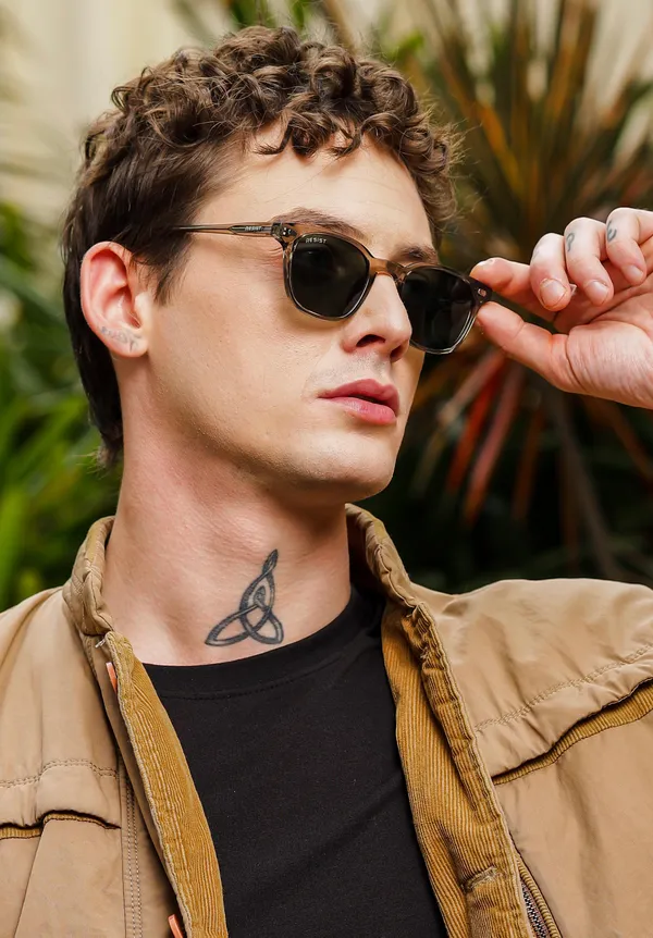 UV_Protected_Brown_Green_Wayfarer_Sunglasses_For_Men_&_Women