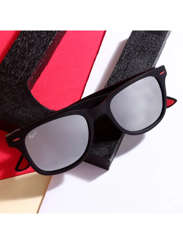 UV_Protected_Black_Silver_Reflector_Wayfarer_Sunglasses_for_Men_and_Women
