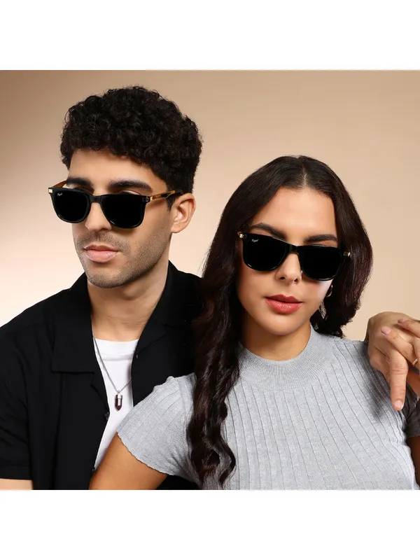 UV_Protected_Gold_Black_Wayfarer_Sunglasses_For_Men_&_Women