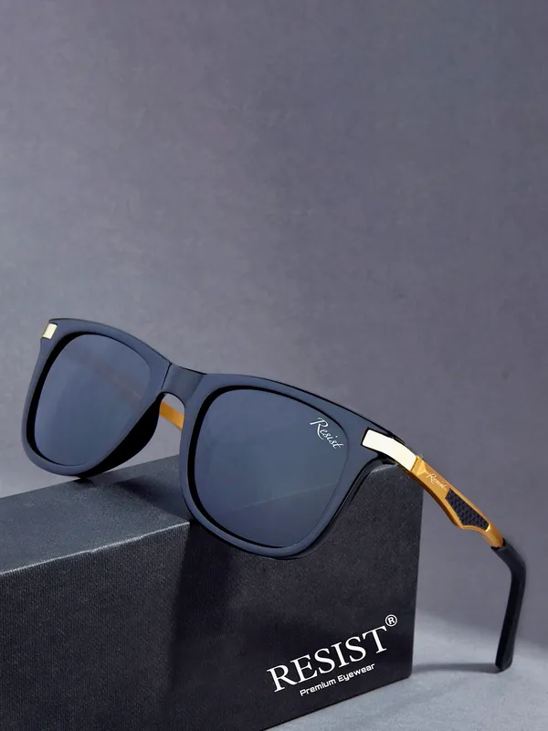 UV_Protected_Gold_Black_Wayfarer_Sunglasses_For_Men_&_Women