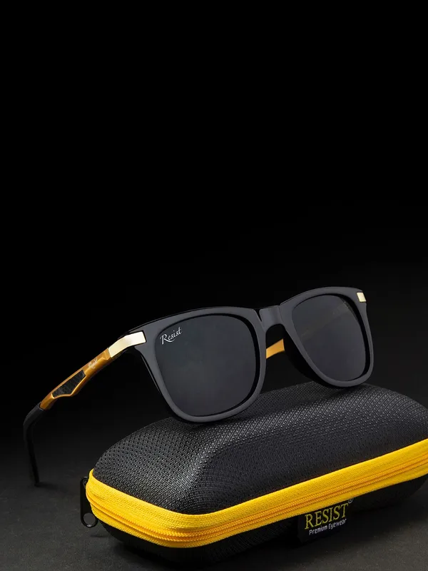 UV_Protected_Gold_Black_Wayfarer_Sunglasses_For_Men_&_Women