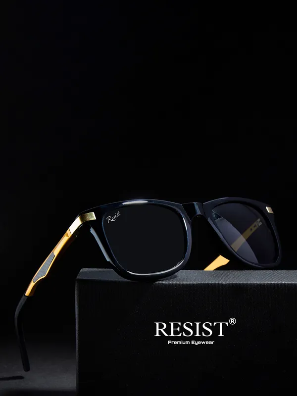 UV_Protected_Gold_Black_Wayfarer_Sunglasses_For_Men_&_Women