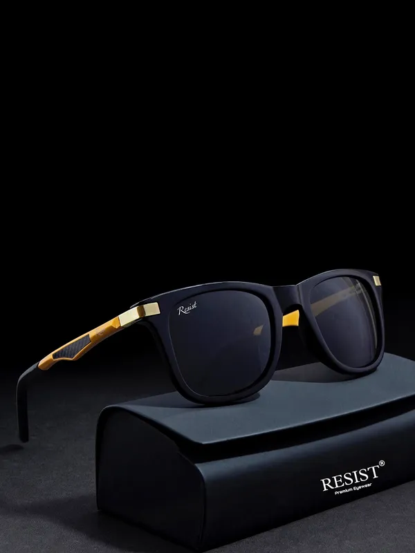 UV_Protected_Gold_Black_Wayfarer_Sunglasses_For_Men_&_Women