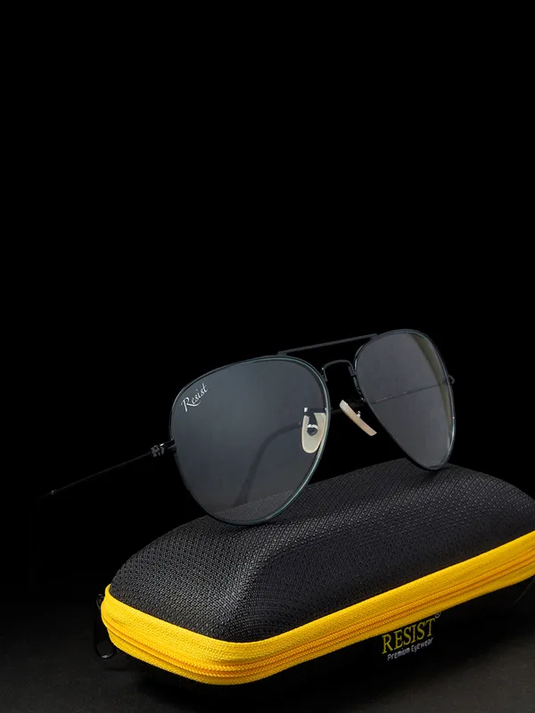 UV_Protected_Black_Photochromic_Day_Night_Aviator_Sunglasses_for_Men_and_Women
