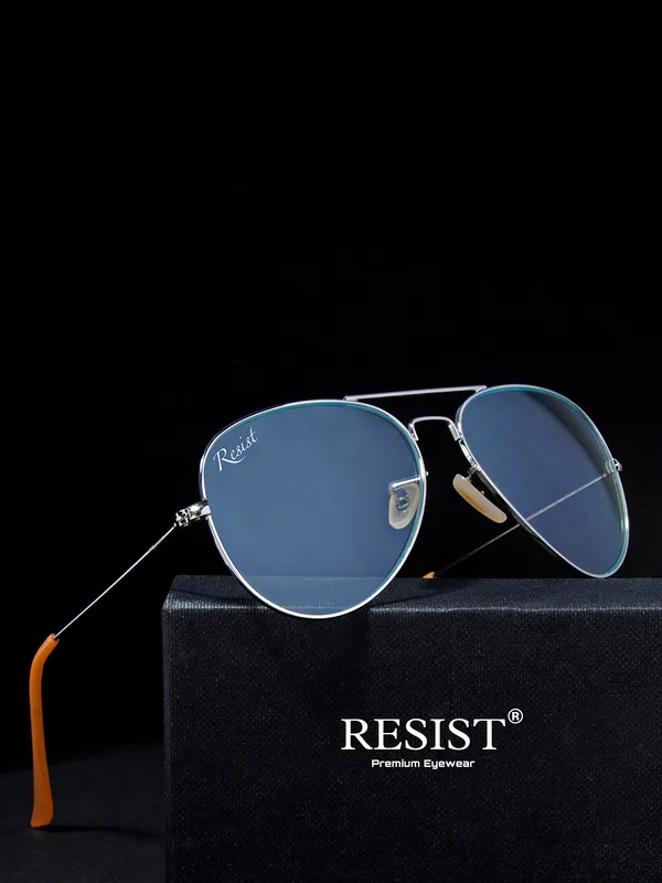 UV_Protected_Silver_Photochromic_Day_Night_Aviator_Sunglasses_for_Men_and_Women