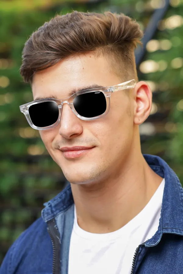 UV_Protected_White_Black_Wayfarer_Sunglasses_For_Men_&_Women