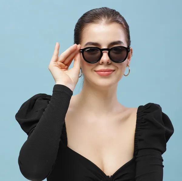 UV_Protected_Black_Oval_Sunglasses_For_Men_&_Women