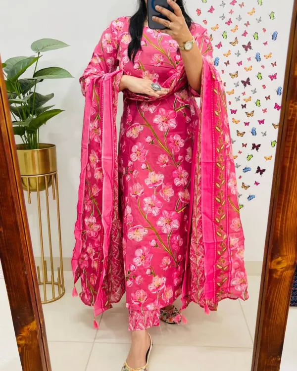 Beautifull_Pink_Cotton_Kurta_and_Pant_With_Dupatta