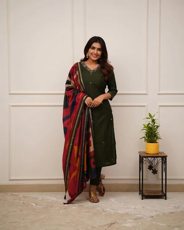 Green_Cotton_Kurta_and_Pant_with_Dupatta_Set
