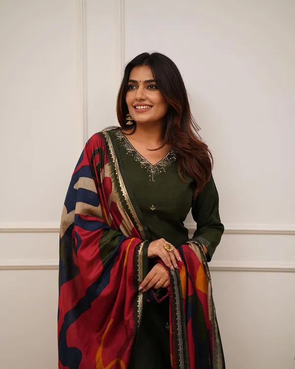 Green_Cotton_Kurta_and_Pant_with_Dupatta_Set