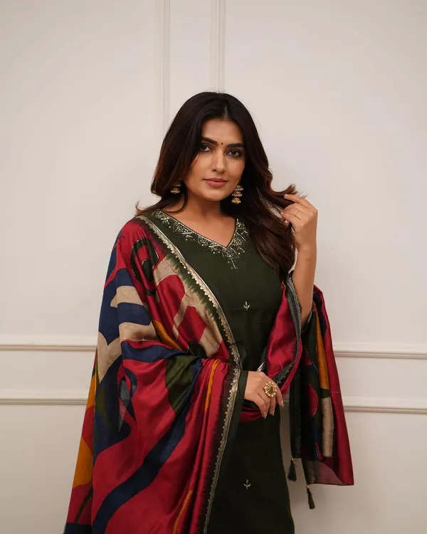 Green_Cotton_Kurta_and_Pant_with_Dupatta_Set