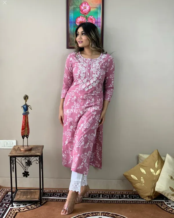 Pink_Floral_Printed_Cotton_Kurta_Pant_Set_for_Women