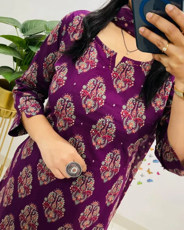 Women_Beautiful_Stylish_Cotton_Suit