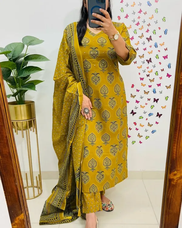 Women_Beautiful_Stylish_Pure_Cotton_Suit