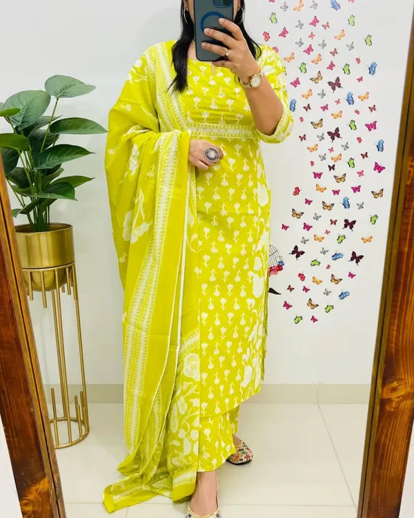 Women_Beautiful_Stylish_Pure_Cotton_Suit
