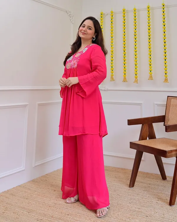 Women_Embroidery_Work_Pink_Kurta_and_Pant