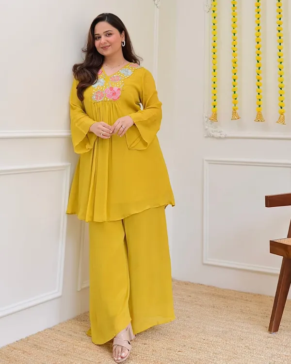 Women_Embroidery_Work_Yellow_Kurta_and_Pant