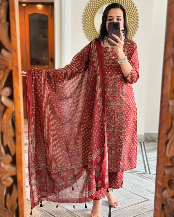 Maroon_Pure_Cotton_Ajrakh_Ethnic_Kurta_Set_For_Women_&_Girls
