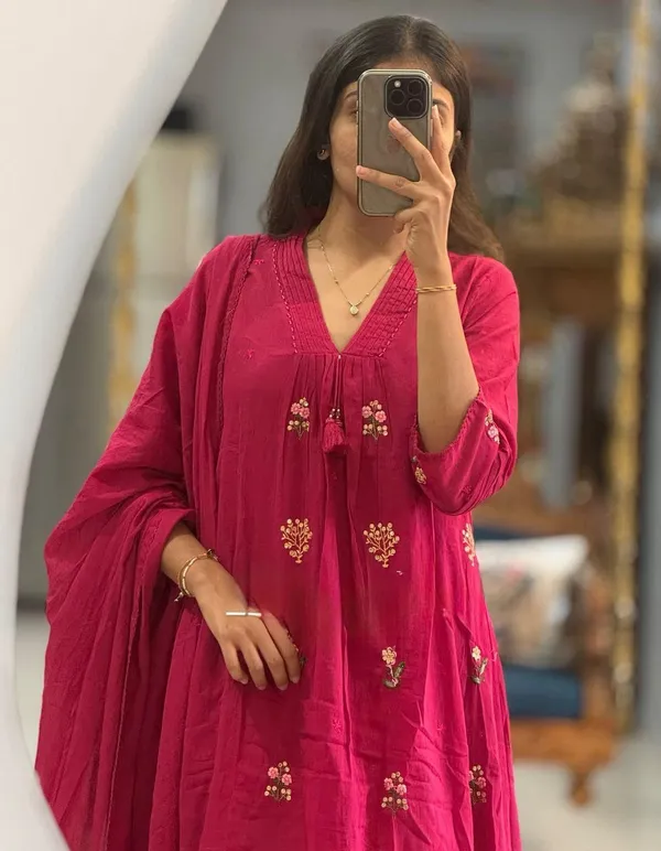 Women_Pink_Beautiful_Cotton_Suit