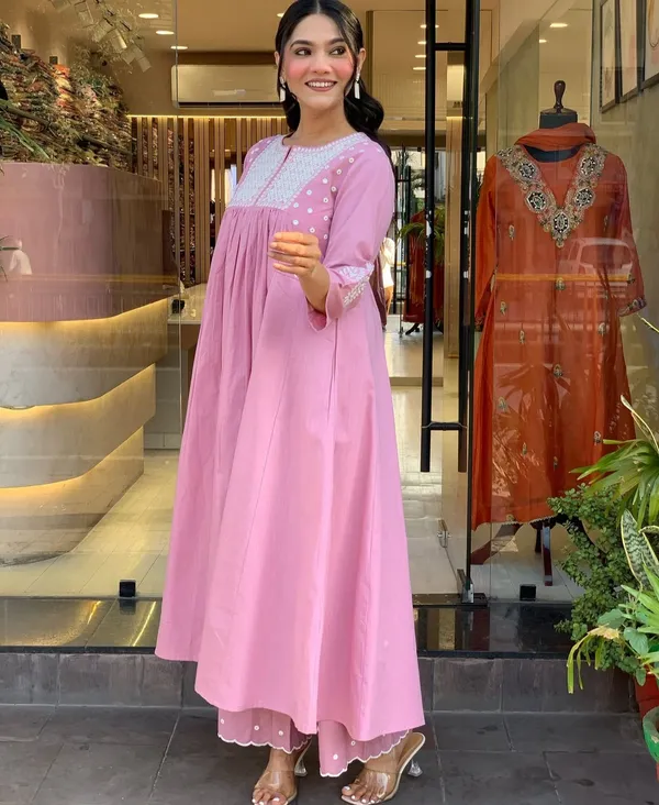 Women_Pure_Cotton_Embroidery_Kurta_With_Pant