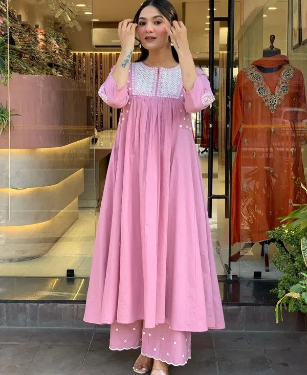 Women_Pure_Cotton_Embroidery_Kurta_With_Pant