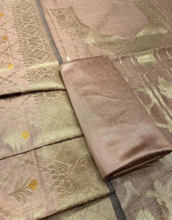 Humairah_Peach_Cotton_Necklace_Floral_Stripe_Zari_Jaal_3_pcs_Suit_set_with_Plain_Bottom_and_Alfi_Zari_Mina_Jaal_Peach__Dupatta