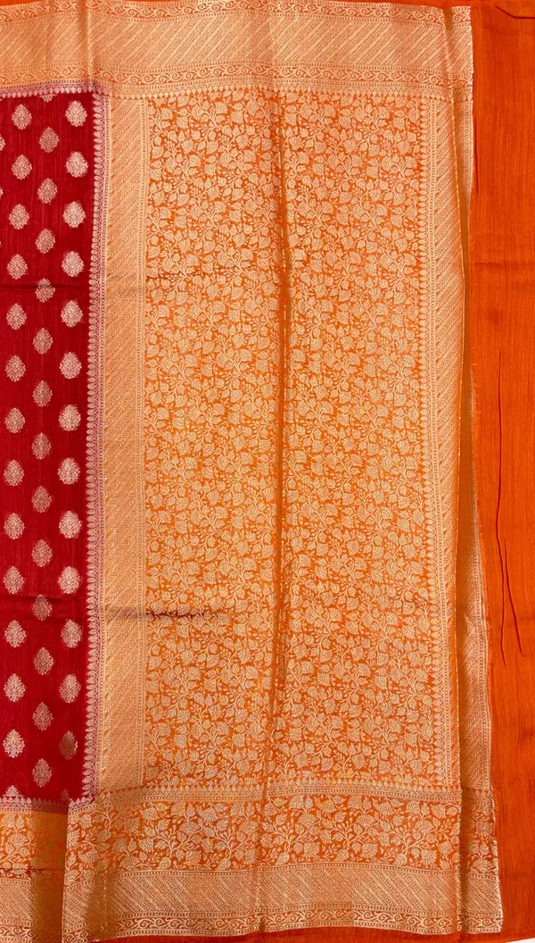 Humairah_Pure_Handloom_Red_Munga_Silk_Floral_Gold_Zari_Booti_with_Contrast_Orange_Floral_Jaal_Pallu_Skirt_Dual_Shade_Zari_Border_with_Orange_Blouse